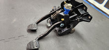 Load image into Gallery viewer, 2015-2023 Ford Mustang GT Brake & Clutch Pedal Assembly OEM2