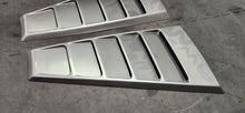 Load image into Gallery viewer, 2005-2009 Ford Mustang GT LH & RH Quarter Window Vent Set1