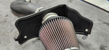 Load image into Gallery viewer, 2005-2006 Ford Mustang GT K&N Cold Air Intake OEM2