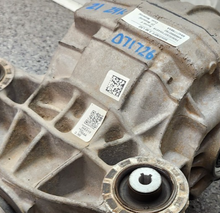 Load image into Gallery viewer, 2015-2023 Dodge Challenger 6.4L Differential 3:90 LSD w/24K - OEM4