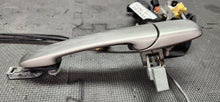 Load image into Gallery viewer, 2005-2009 Ford Mustang GT V6 RH Passenger Door Handle with Latch OEM