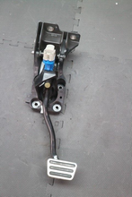 Load image into Gallery viewer, 2015-2023 Ford Mustang GT Automatic Brake Pedal Assembly OEM