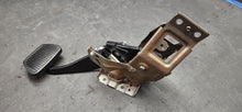 Load image into Gallery viewer, 2010-2015 Chevrolet Camaro SS Brake Pedal Assembly "Automatic" OEM