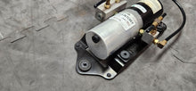 Load image into Gallery viewer, 2005 - 2007 FORD MUSTANG Convertible Top Pump Motor - OEM