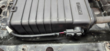 Load image into Gallery viewer, 2005 2009 Ford Mustang GT 4.6 EVAP Canister OEM9