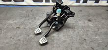 Load image into Gallery viewer, 2015-2017 Ford Mustang GT Manual Brake & Clutch Pedal OEM0