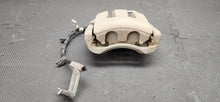 Load image into Gallery viewer, 2010-2014 Ford Mustang GT LH &amp; RH Front Brake Caliper OEM1
