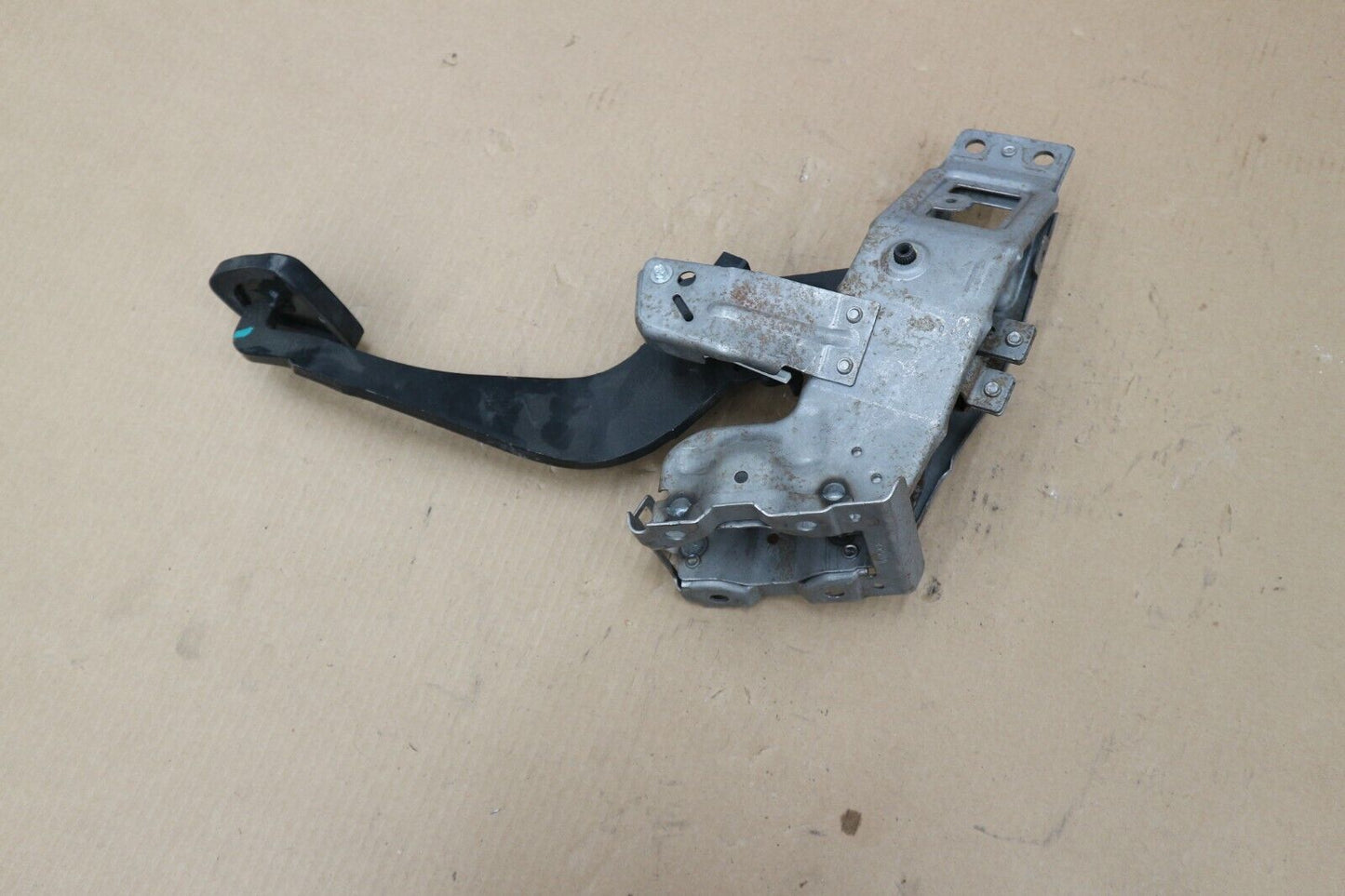 2011 Chevy Camaro SS Manual Brake Pedal 92247627 OEM