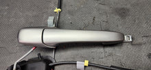 Load image into Gallery viewer, 2005-2009 Ford Mustang GT V6 RH Passenger Door Handle with Latch OEM

