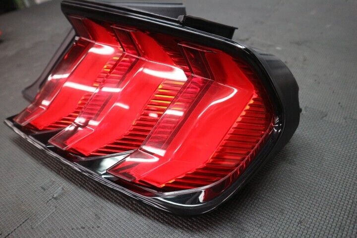 2018-2023 Ford Mustang GT V6 EcoBoost RH Passenger LED Tail Light OEM