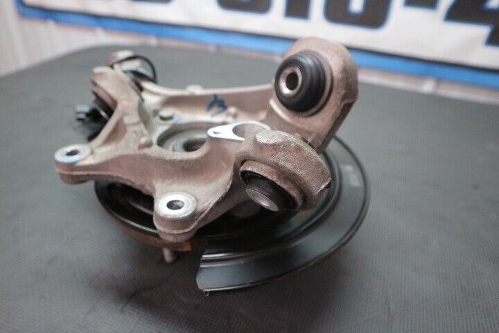 2016-2023 Chevrolet Camaro SS RH Passenger Rear Spindle Knuckle OEM