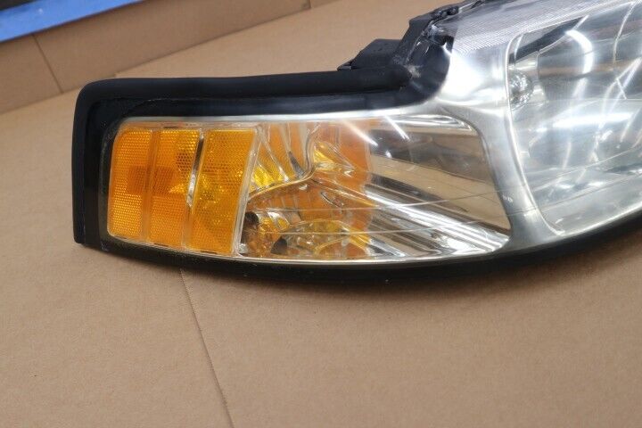 2003 FORD MUSTANG RIGHT PASSENGER HEADLAMP ASSEMBLY OEM