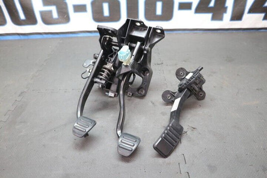 2018-2023 Ford Mustang GT Gas, Brake, Clutch Pedal Assembly SET OEM