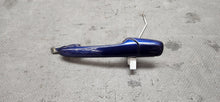 Load image into Gallery viewer, 2011-2014 Ford Mustang GT V6 RH Passenger Door Handle -- OEM0
