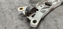 Load image into Gallery viewer, 2005-2009 Ford Mustang Gt Manual Transmission Crossmember Mount Bracket OEM7
