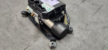 Load image into Gallery viewer, 2012-2015 Chevrolet Camaro Convertible Top Motor Hydraulic Pump OEM1
