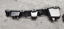 Load image into Gallery viewer, 2015-2023 Ford Mustang GT LH &amp; RH Fender Rocker Panel Bracket OEM5

