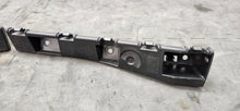 Load image into Gallery viewer, 2015-2023 Ford Mustang GT LH &amp; RH Fender Rocker Panel Bracket OEM1
