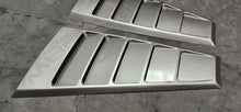 Load image into Gallery viewer, 2005-2009 Ford Mustang GT LH &amp; RH Quarter Window Vent  Set2
