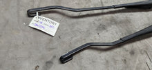 Load image into Gallery viewer, 2005-2009 Ford Mustang LH and RH Front Windshield Wiper Arm Pair OEM3
