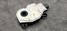 Load image into Gallery viewer, 2018-2023 Ford Mustang GT Air Shuttle Actuator JR3B8476AD - OEM3
