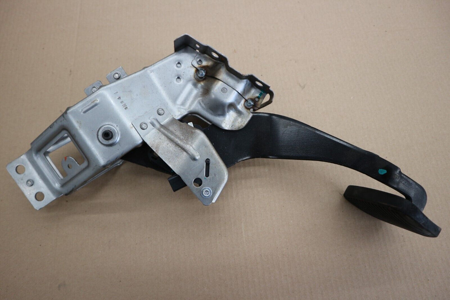 2010-2015 Chevrolet Camaro Brake Pedal Assembly "Automatic" OEM