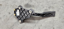 Load image into Gallery viewer, 2005-2009 Ford Mustang GT Gas Pedal Assembly - OEM8
