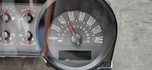 Load image into Gallery viewer, 2005-2009 Ford Mustang GT Speedometer Instrument Gauge Cluster "Manual" OEM2
