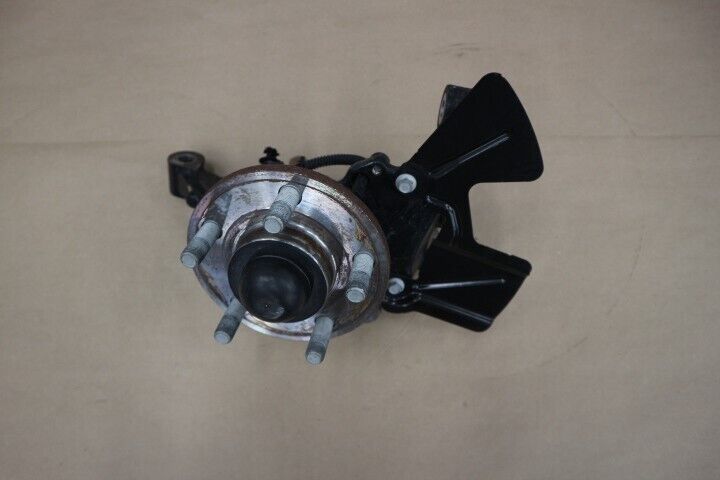 2015-2017 Ford Mustang GT 5.0 RH Passenger Front Spindle Knuckle Hub - OEM