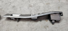 Load image into Gallery viewer, 2015-2023 Ford Mustang GT LH &amp; RH Fender Rocker Panel Bracket OEM7

