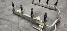 Load image into Gallery viewer, 2015-2017 Ford Mustang GT Fuel Rail with Injectors OEM5
