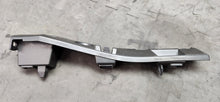 Load image into Gallery viewer, 2015-2023 Ford Mustang GT LH &amp; RH Fender Rocker Panel Bracket OEM8
