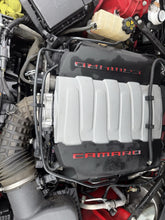 Load image into Gallery viewer, camaro ss engine and transmission2

