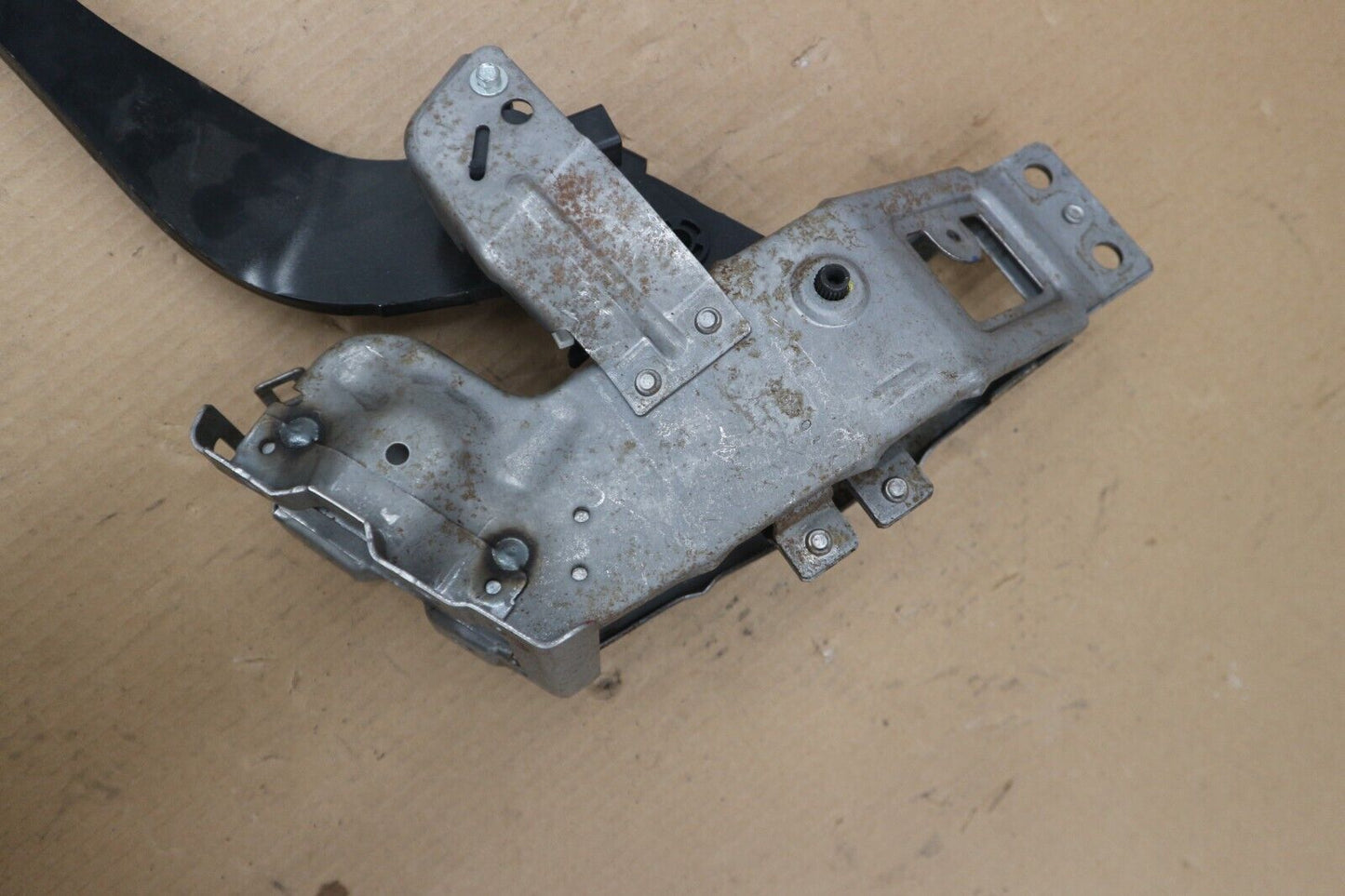 2011 Chevy Camaro SS Manual Brake Pedal 92247627 OEM