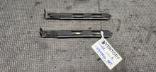 Load image into Gallery viewer, 1999-2004 Ford Mustang Headlight Mounting Clip Set OEM4
