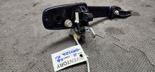 Load image into Gallery viewer, 2011-2014 Ford Mustang GT V6 RH Passenger Door Handle -- OEM4
