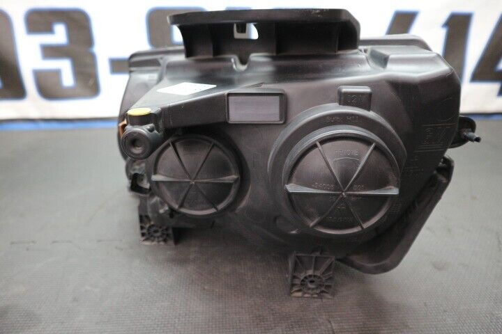 2013-2015 Chevrolet Camaro SS RH Passenger HID Headlight OEM