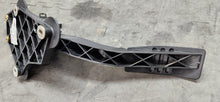 Load image into Gallery viewer, 2005-2009 Ford Mustang GT Gas Pedal Assembly - OEM6
