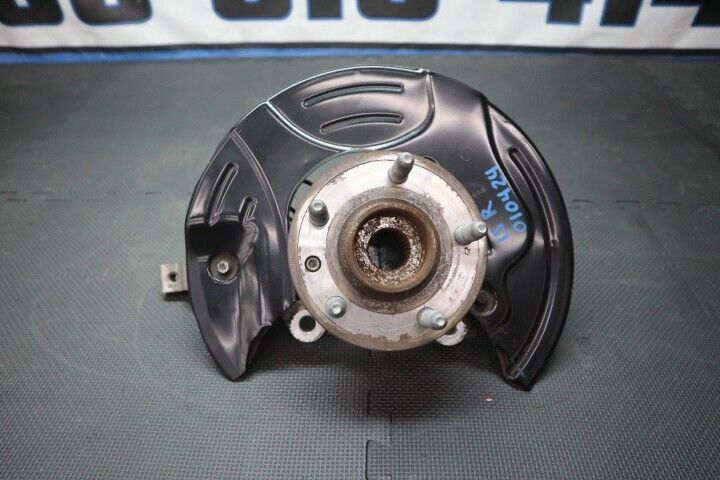 2010-2015 Chevrolet Camaro SS RH Front Spindle Knuckle Hub OEM