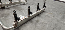 Load image into Gallery viewer, 2015-2017 Ford Mustang GT Fuel Rail with Injectors OEM4

