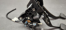 Load image into Gallery viewer, 2024-2025 Ford Mustang GT Manual Brake &amp; Clutch Pedal OEM4
