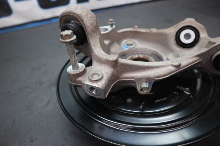 2016-2023 Chevrolet Camaro SS RH Passenger Rear Spindle Knuckle OEM