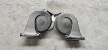 Load image into Gallery viewer, 2016-2024 Camaro High &amp; Low Tone Horn Signal /w Bracket OEM0
