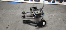 Load image into Gallery viewer, 2005-2009 Ford Mustang GT Manul Clutch, Brake &amp; Gas Pedal Assembly OEM14
