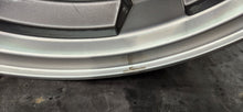 Load image into Gallery viewer, 2005 Ford Mustang GT 17x8.0" Silver Rim OEM4
