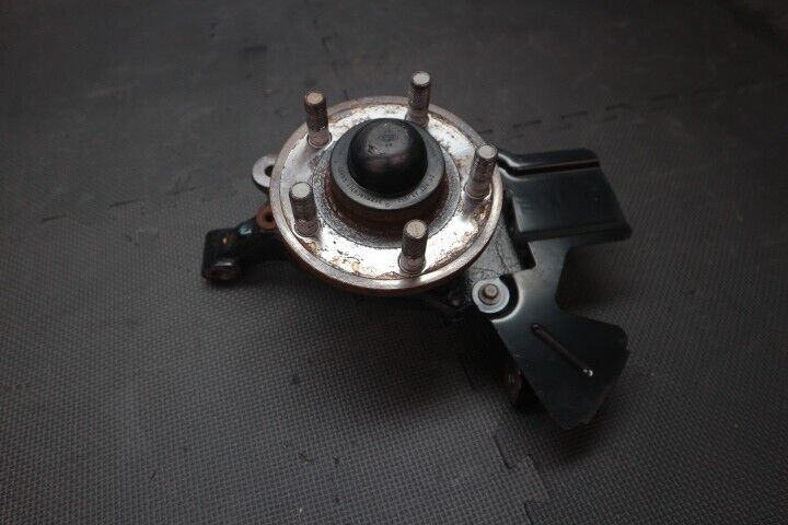 2015-2017 Ford Mustang GT 5.0 LH Driver Front Spindle Knuckle Hub - OEM