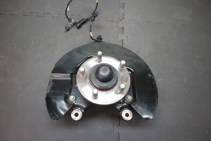 2015 2017 Ford Mustang GT 5.0 LH Driver Front Spindle Knuckle Hub OEM