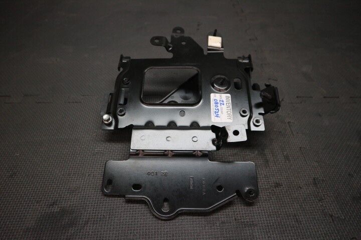 2022 Ford Mustang GT 5.0 Engine Control Module ECU-BRACKET ONLY "Manual" OEM