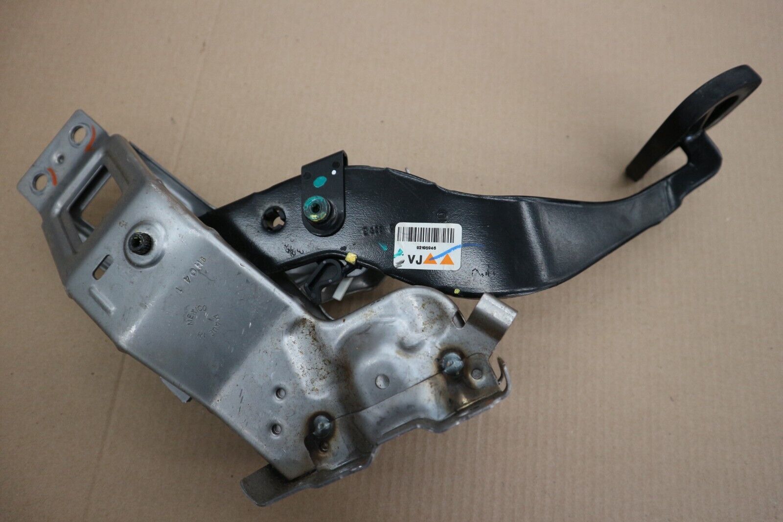 2010-2015 Chevrolet Camaro Brake Pedal Assembly "Automatic" OEM