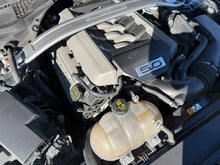 Load image into Gallery viewer, 2016 Ford Mustang 5.0 Coyote Gen 2 Engine Drivetrain MT82 Manual OEM1
